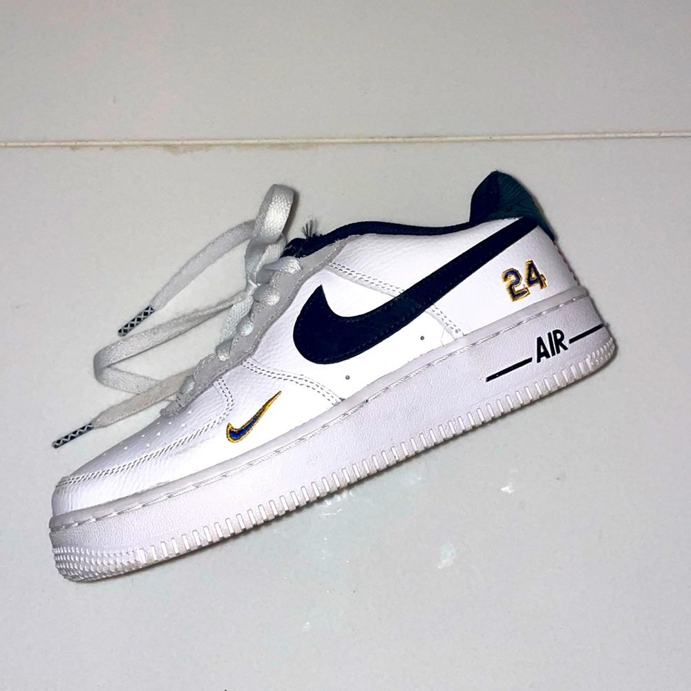 Air Force AF1 Baseball Sr/Jr Edition. Size 4.5Y